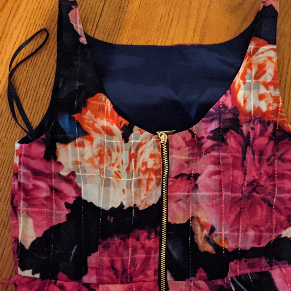 Dress 👗 - Picture 7 of 8